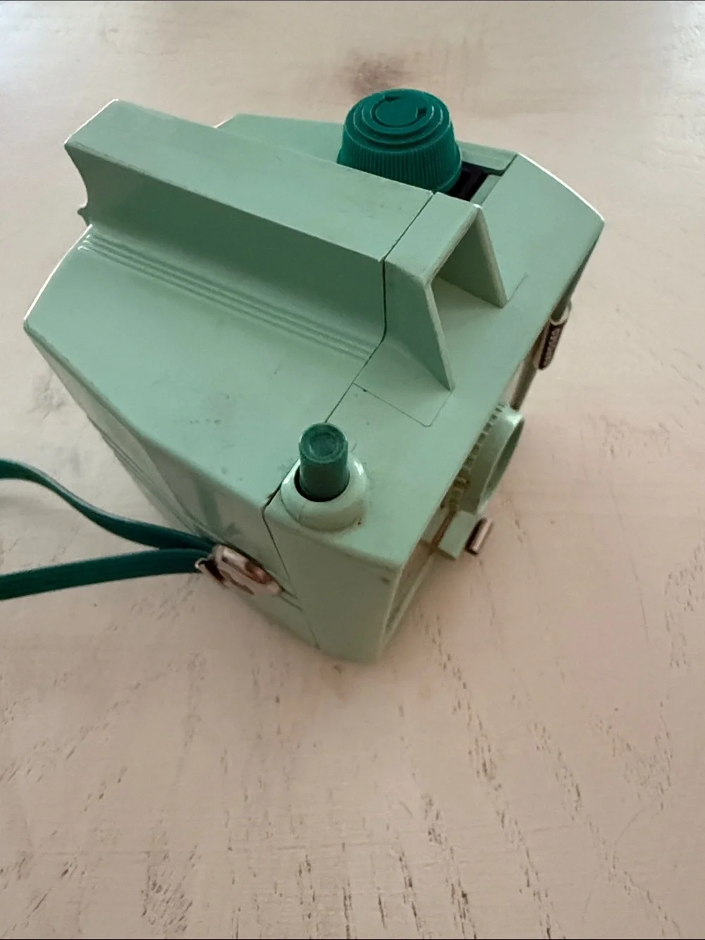 Savoy Imperial Box Camera Seafoam Green with Film 1960’s - untested - Picture 7 of 14